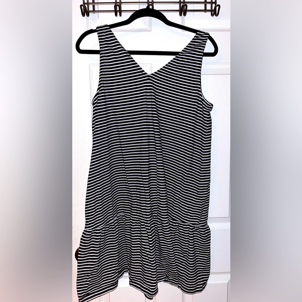 LOFT Women’s Black and White Striped Casual Dress - Picture 3 of 3